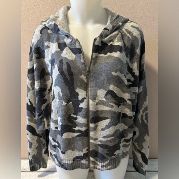 Chaser Full-Zip Cropped Camo Sweater with Hood - NWT - Picture 2 of 7